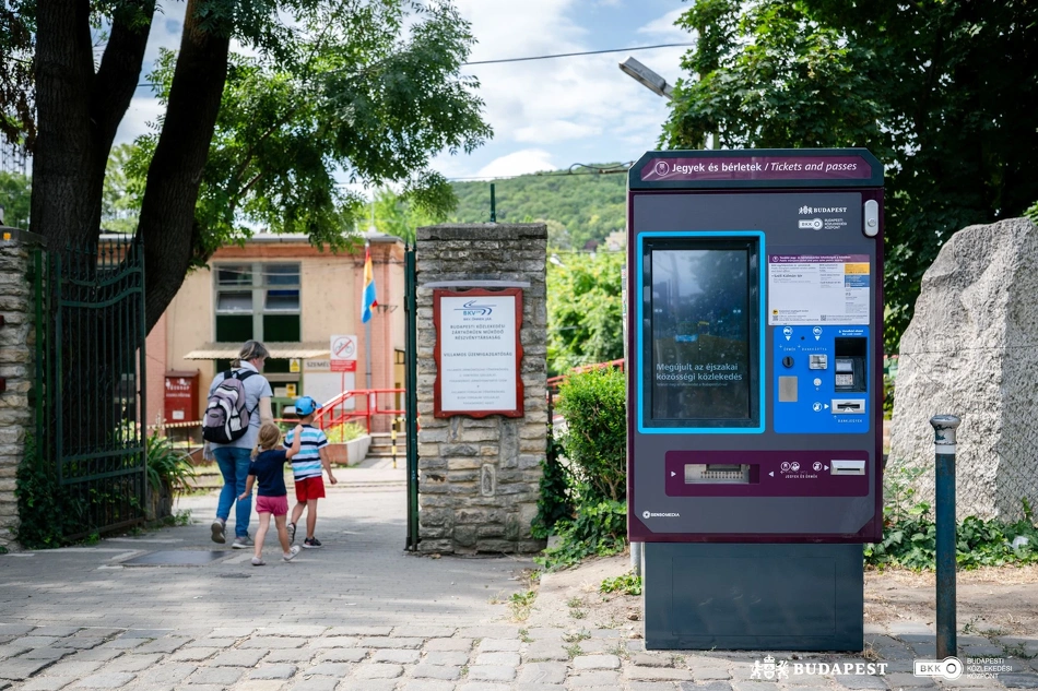 Új, nagy kijelzős automata a Városmajornál
