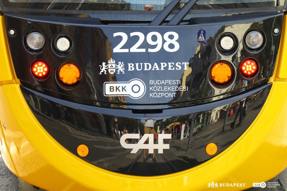 2298-as CAF-villamos