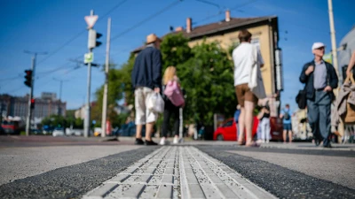 Biztonságosabb átkelés a Széna téren is
