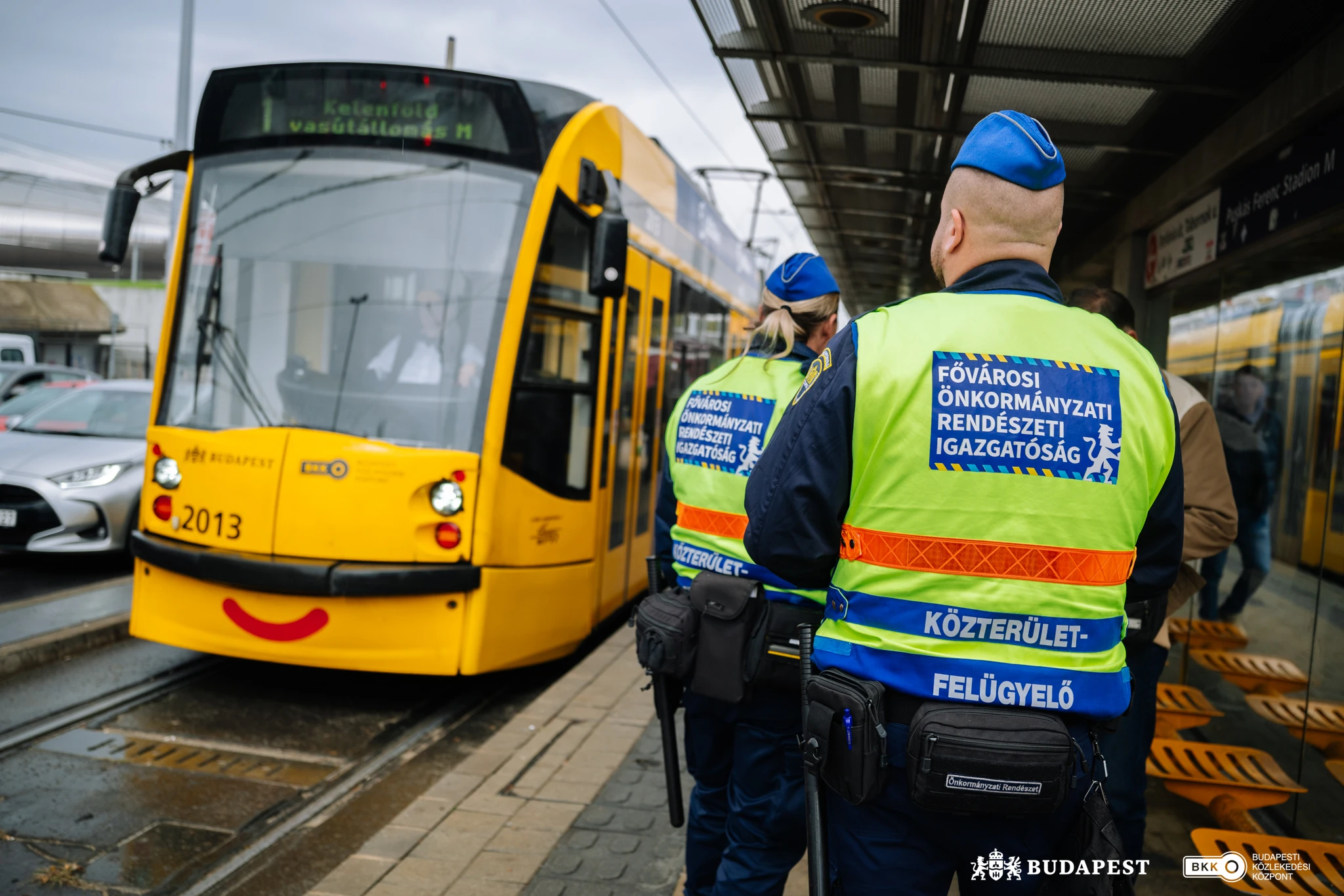 Köztisztasági akció a Puskás Ferenc Stadion metróállomásnál és környékén