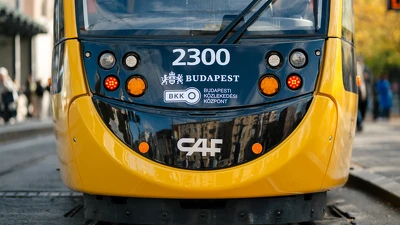 Jubileum a budapesti villamosflottában: összesen már 100 rövid CAF-villamost szereztek be a főváros számára