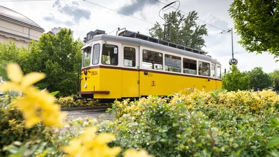 A Szabadságvágy villamosa idézi meg az 1956-os forradalom emlékét október 23-án a Deák Ferenc téren